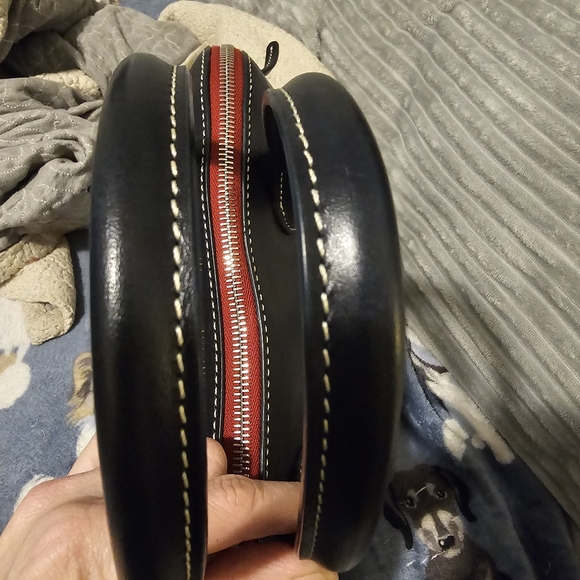 Dooney and bourke toscana domed satchel - Picture 3 of 10